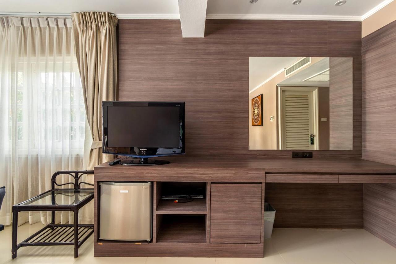 Villa Atchara Patong Luaran gambar